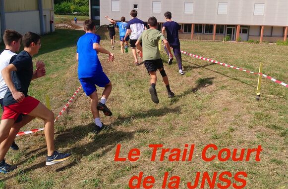 Le Trail sur le parcours permanent du Lycée.